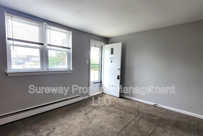 Building Photo - 309 Green St