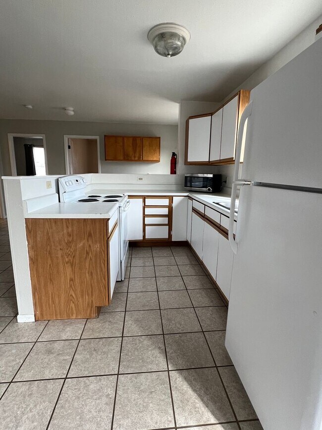 Building Photo - Centrally Located Three-Bedroom, One-Bathroom Home for Rent