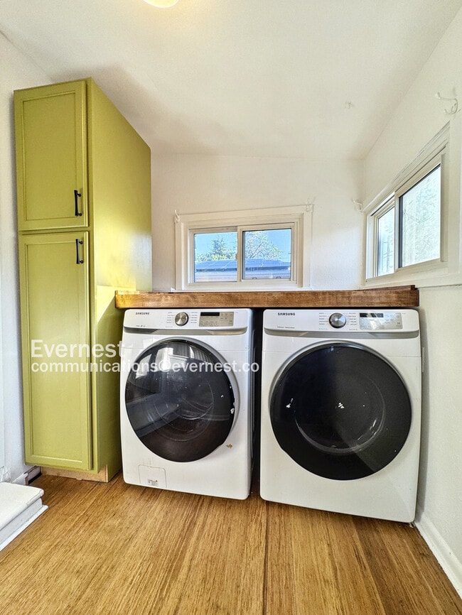 Building Photo - 4886 Osceola St