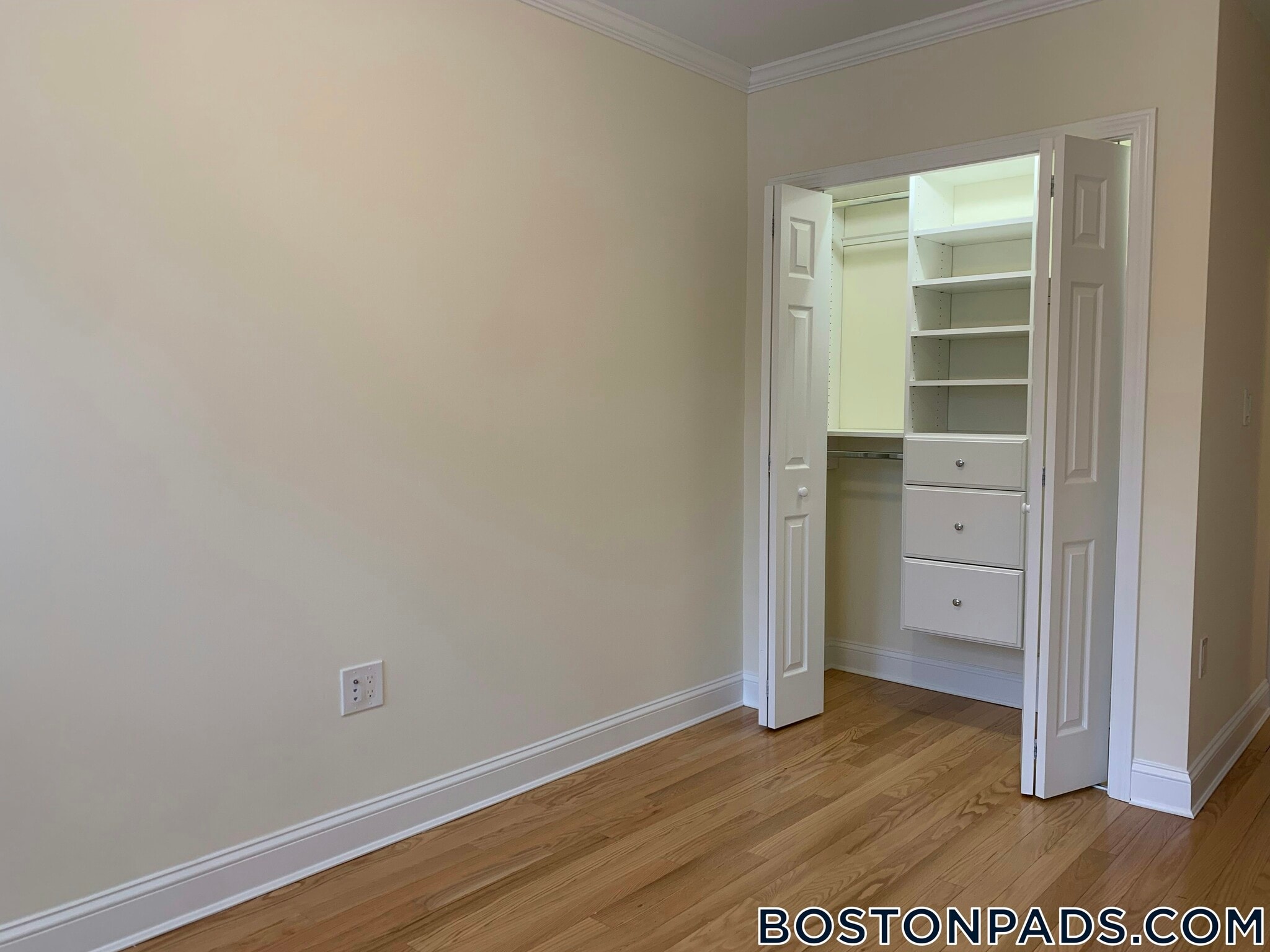 Building Photo - 172 Thornton Rd