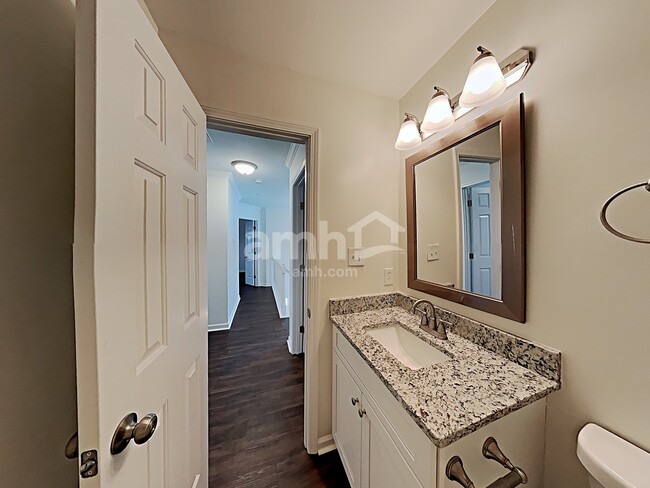 Building Photo - 3806 Glen Lyon Dr
