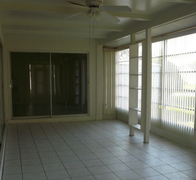 Building Photo - 13476 Newport Ave