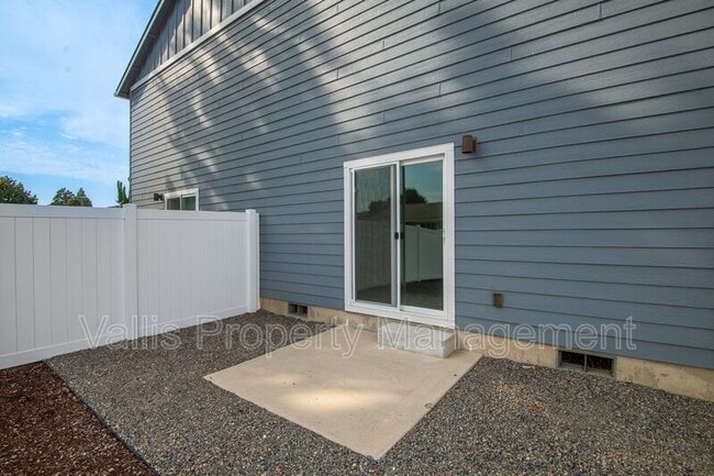 Building Photo - 4850 Heathwood St NE