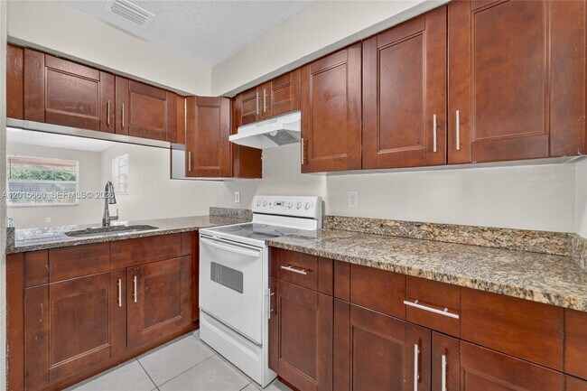 Building Photo - 1101 Prospect Rd