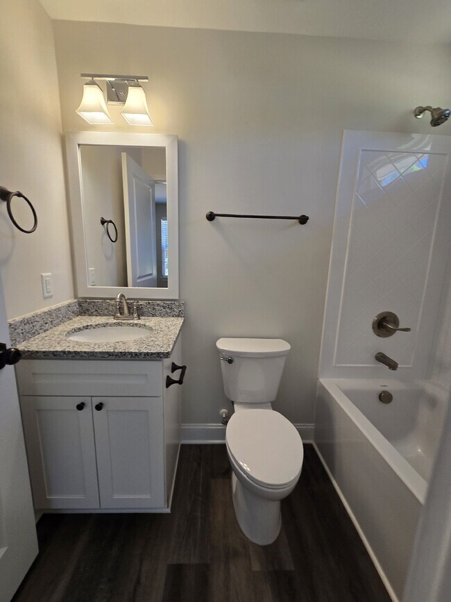 Building Photo - 2 Bedroom Townhomes Near Downtown Mebane for $1495