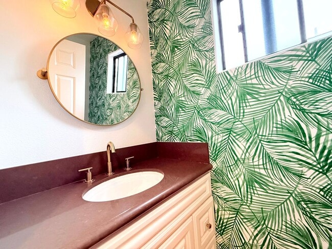 Building Photo - Fantastic 2-Story Home 3 bed 2.5 bath with backyard in Prime Golden Hills-Redondo Beach