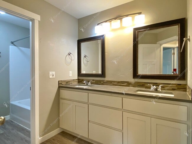 Building Photo - Bright Southeast Bend Home Near Canal Trai...