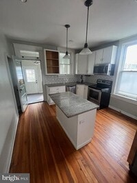 Building Photo - 8 E Main St