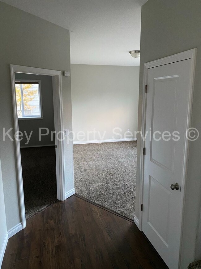 Building Photo - COMING SOON! Large 3 bed 3 bath in Camas