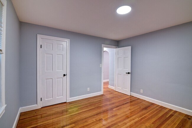 Building Photo - 191 Fenno St