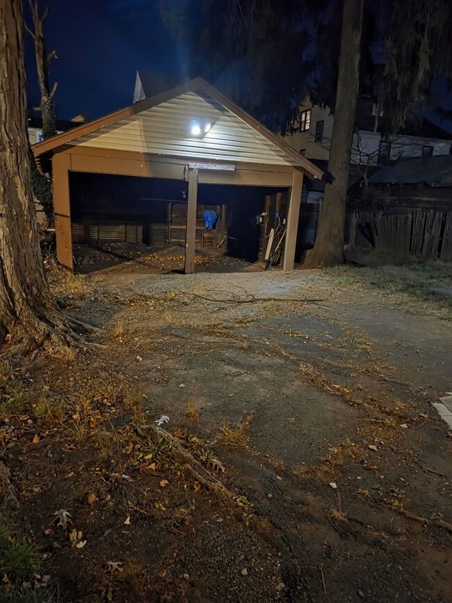 Building Photo - 24 Valley St