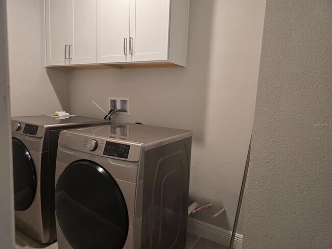 Building Photo - 10916 Honor Rd