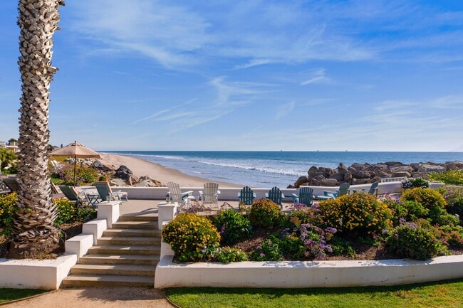 Building Photo - 867 Sand Point Rd