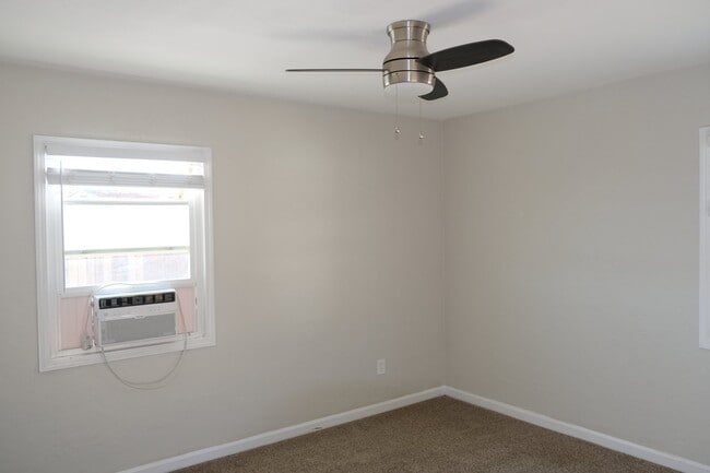 Building Photo - 1112 Flamingo Ave