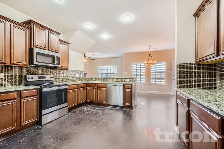 Building Photo - 2186 Liriope Ln