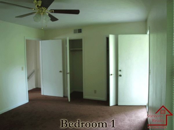 Building Photo - 404 Oriole Dr