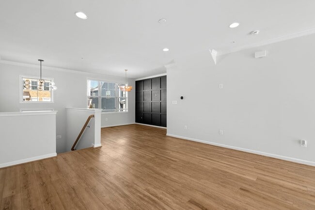 Building Photo - 3 Bed 2.5 Bath - Clarksburg Townhouse - Attached 2 Car Garage