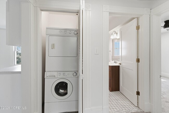 Building Photo - 94 Branch Ave