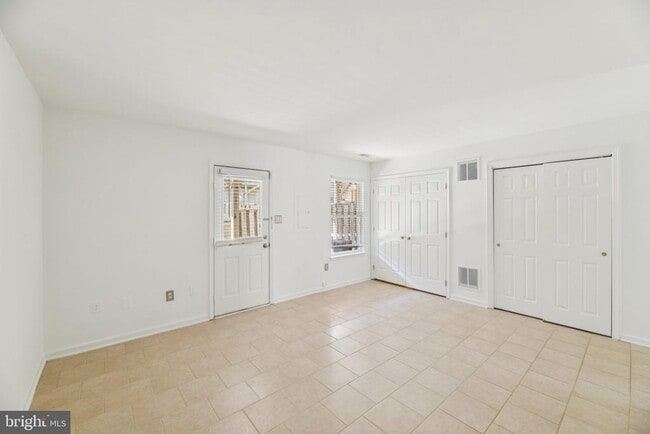 Building Photo - 6330 James Harris Way