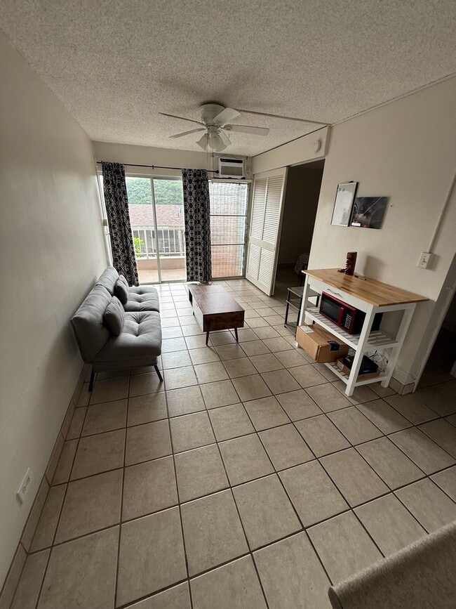 Building Photo - Rarely Available 1-Bedroom Apartment for Rent at Queen’s Villa