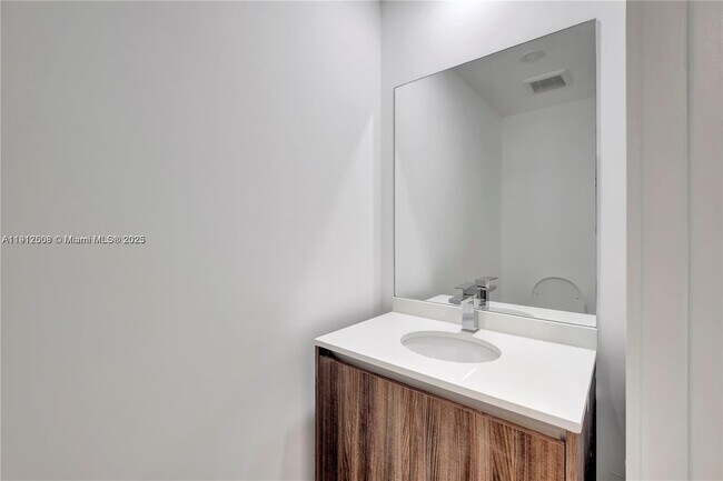 Building Photo - 488 NE 18th St