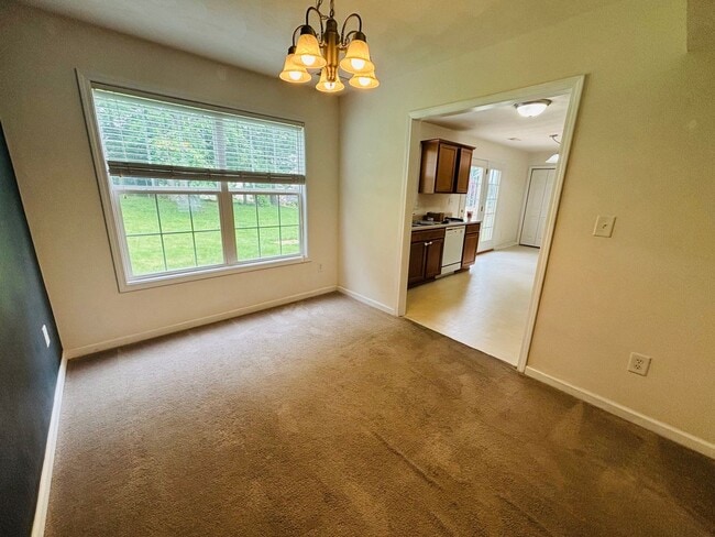 Building Photo - 255 Windsor Dr NW