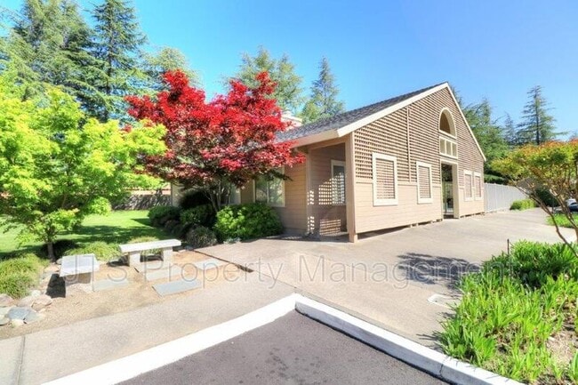 Building Photo - 11150 Trinity River Dr