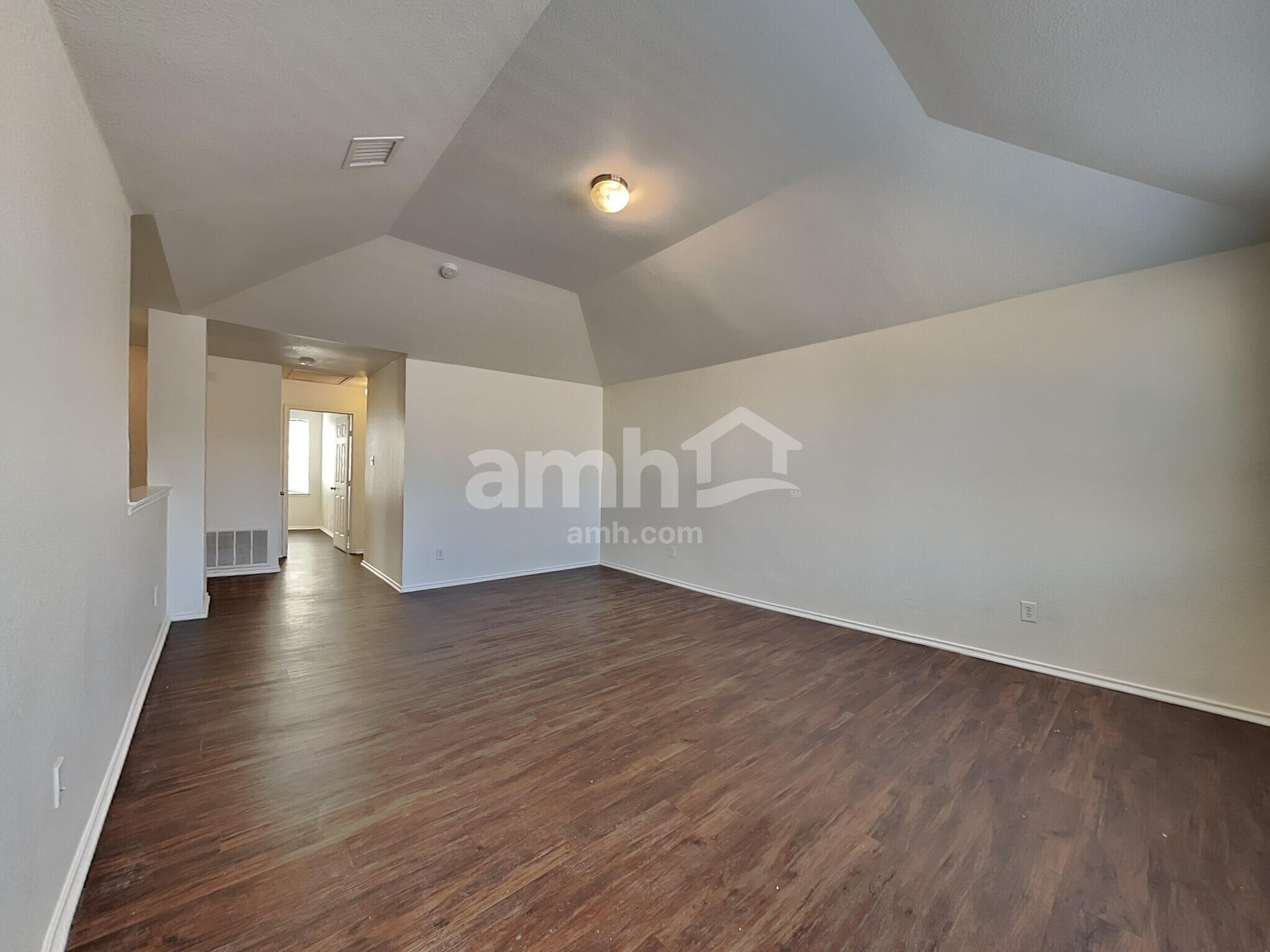 Building Photo - 2101 Hanakoa Falls Dr