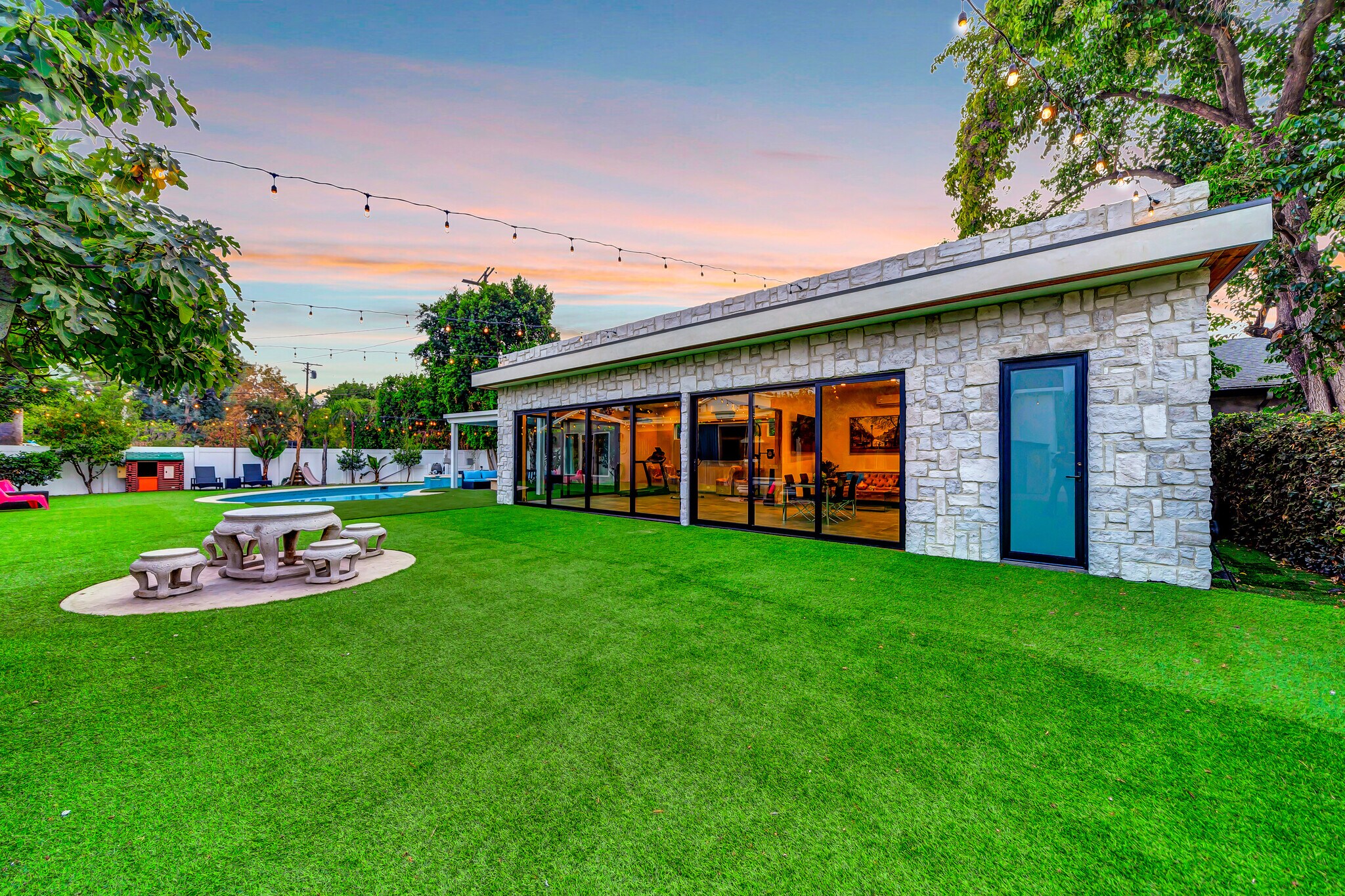 Building Photo - 5817 Ranchito Ave