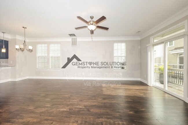 Building Photo - 345 Kara Ln