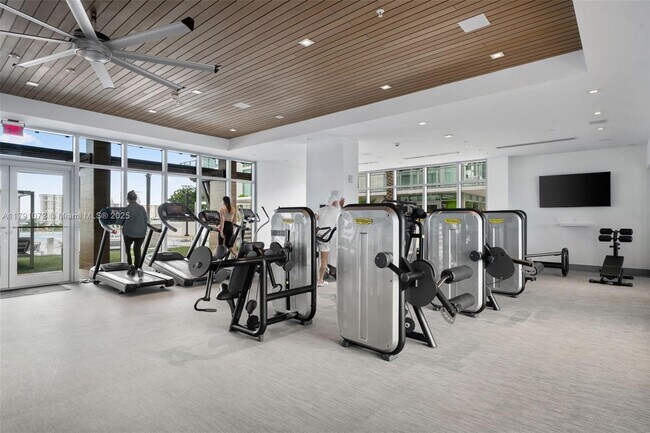 Building Photo - 300 Sunny Isles Blvd