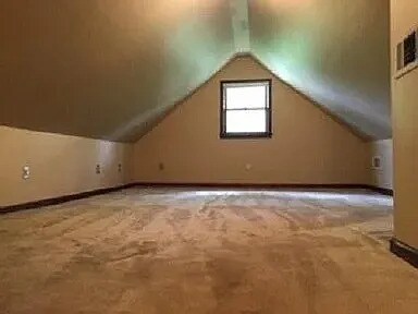 Building Photo - 3 Bedroom 2 Bathroom House