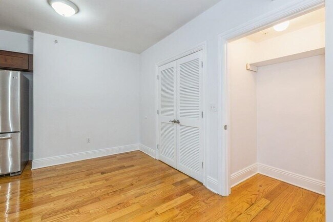 Building Photo - 809-815 22nd St