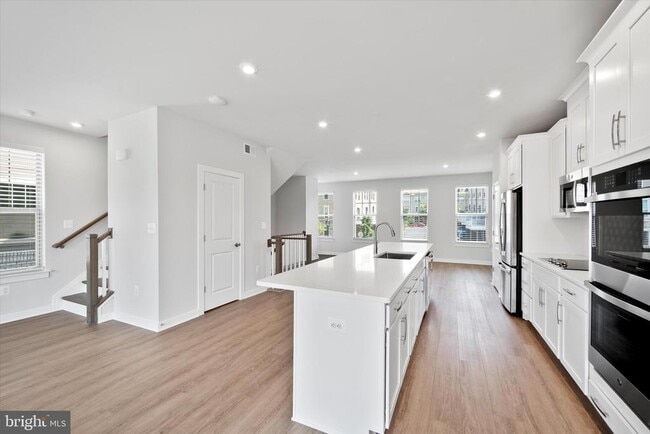 Building Photo - 1051 Venifena Terrace SE