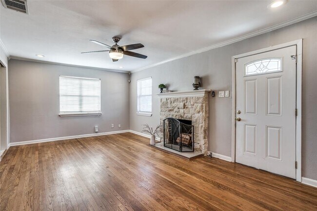 Building Photo - 1026 Cliffdale Ave