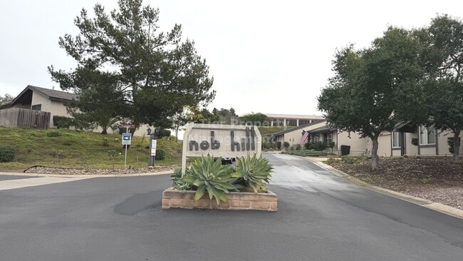 Building Photo - ***FULLY RENOVATED 2 bed / 2 bath / 1,120 sqft Home in 55+ Nob Hill Community - Available NOW***