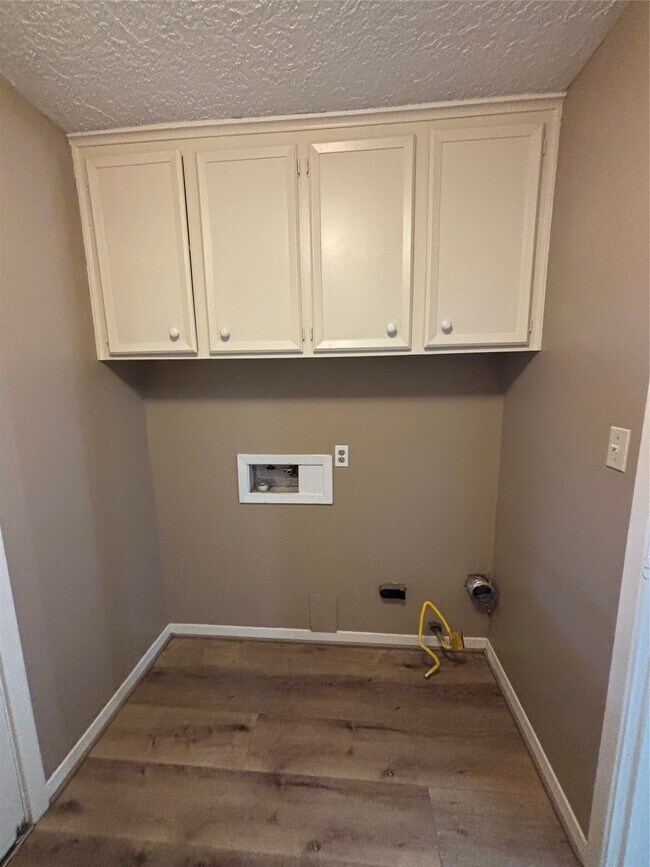 Building Photo - 15702 Oxenford Dr