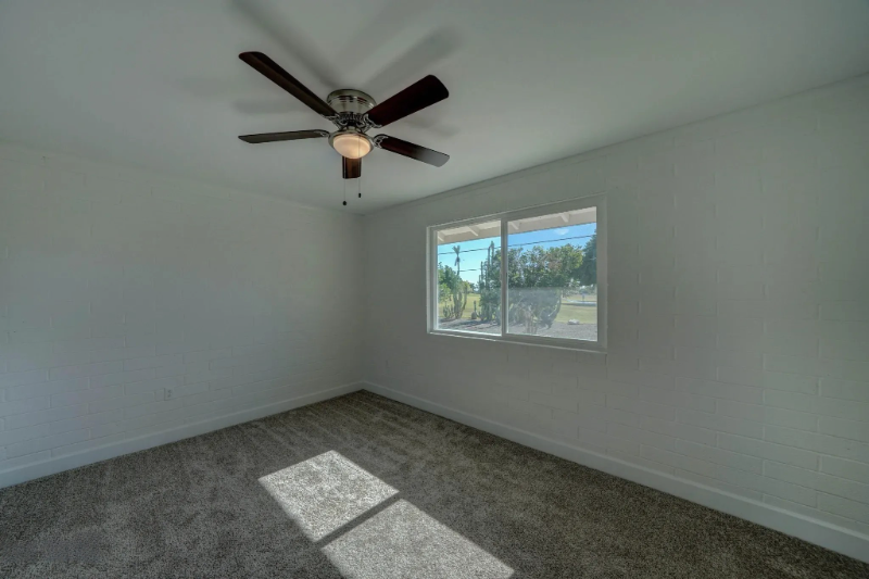 Building Photo - 11832 N Balboa Dr