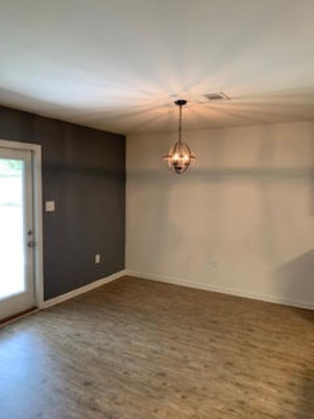 Building Photo - 519 E Marigold Dr