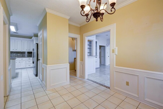 Building Photo - 11743 Riverview Dr