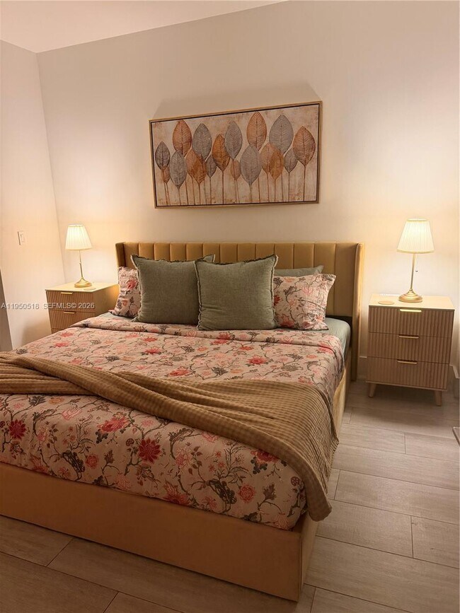 Building Photo - 121 NE 34th St