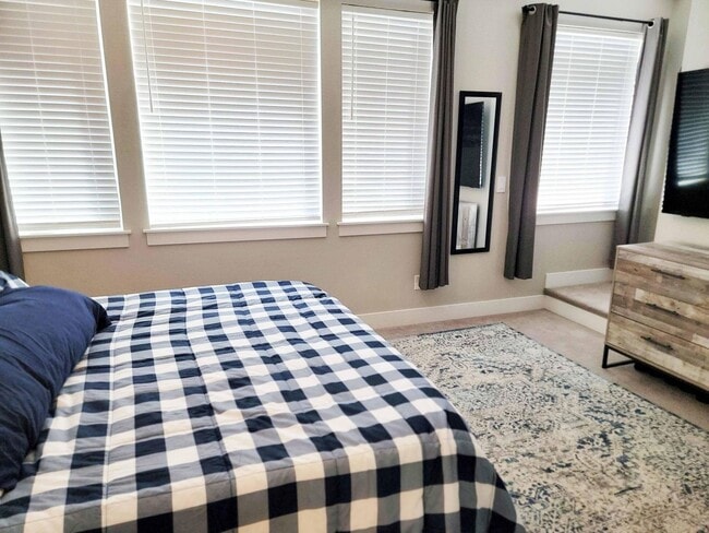 Building Photo - 3735 Kalamath St