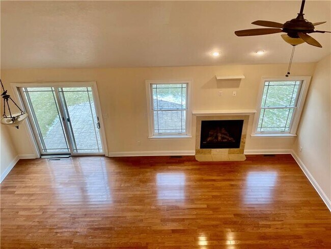 Building Photo - 112 Hidden Springs Dr