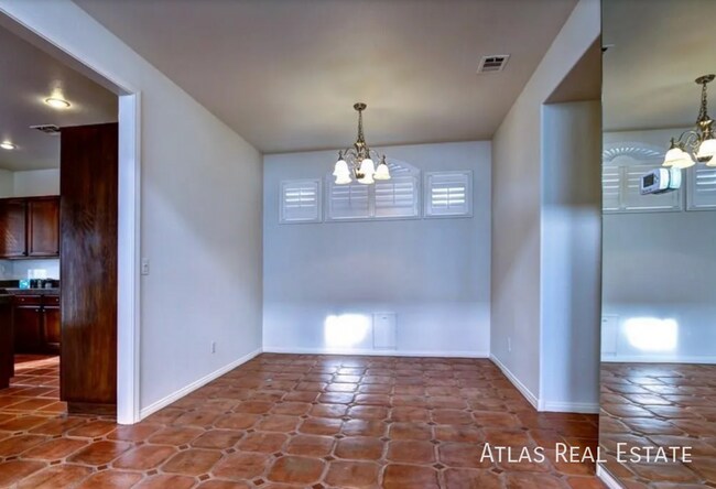 Building Photo - 2213 Warm Walnut Dr