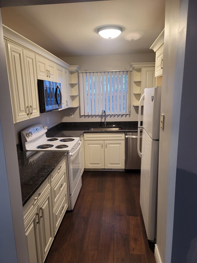 Building Photo - 46101 Allenton Dr