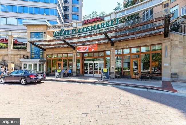 Building Photo - 4601 N Park Ave