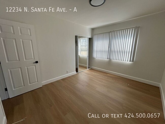 Building Photo - 12234 N Santa Fe Ave