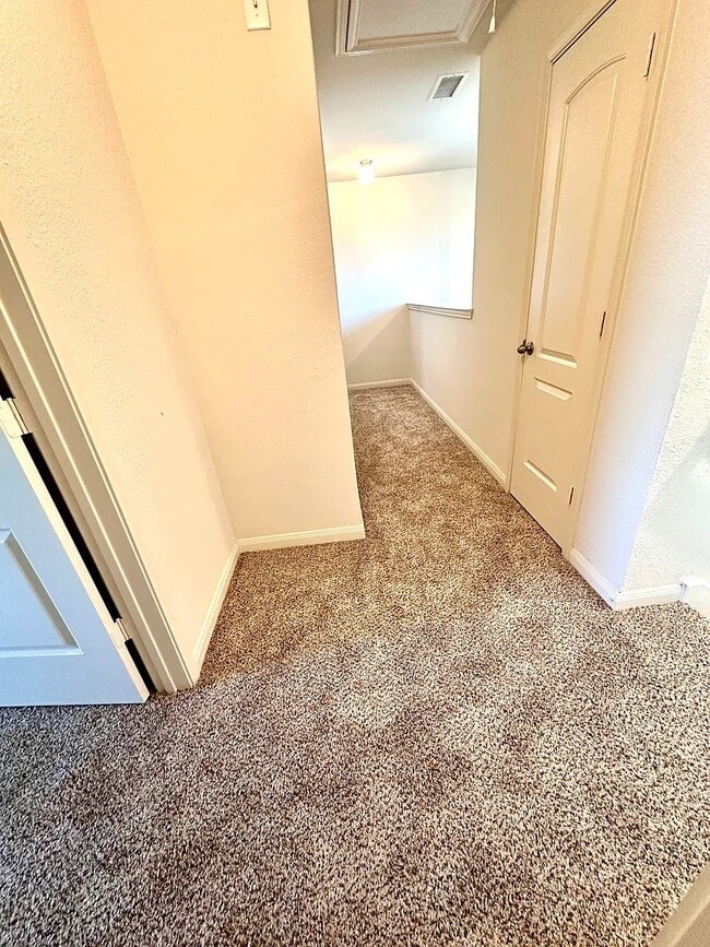 Building Photo - 1613 White Mountain Wy