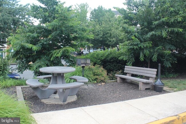 Building Photo - 2720 Bellforest Ct