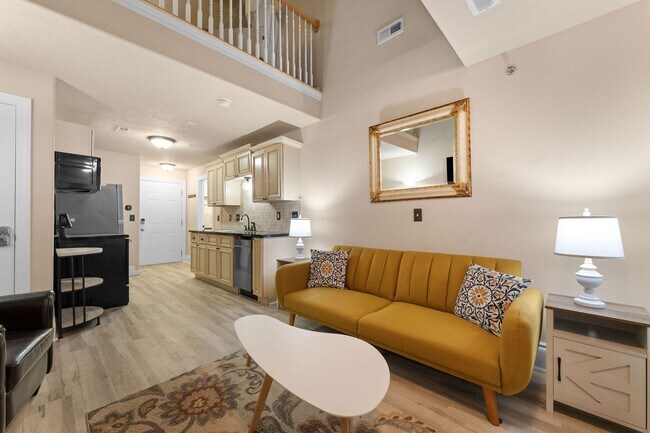 Building Photo - Unfurnished or Furnished 2 bedroom 2 bath Condo/Apartment in a Gated Community,  Blue Eye, MO,  N...